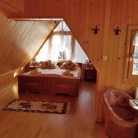 Tatrzanski Zomecek 住宿加早餐酒店 3*